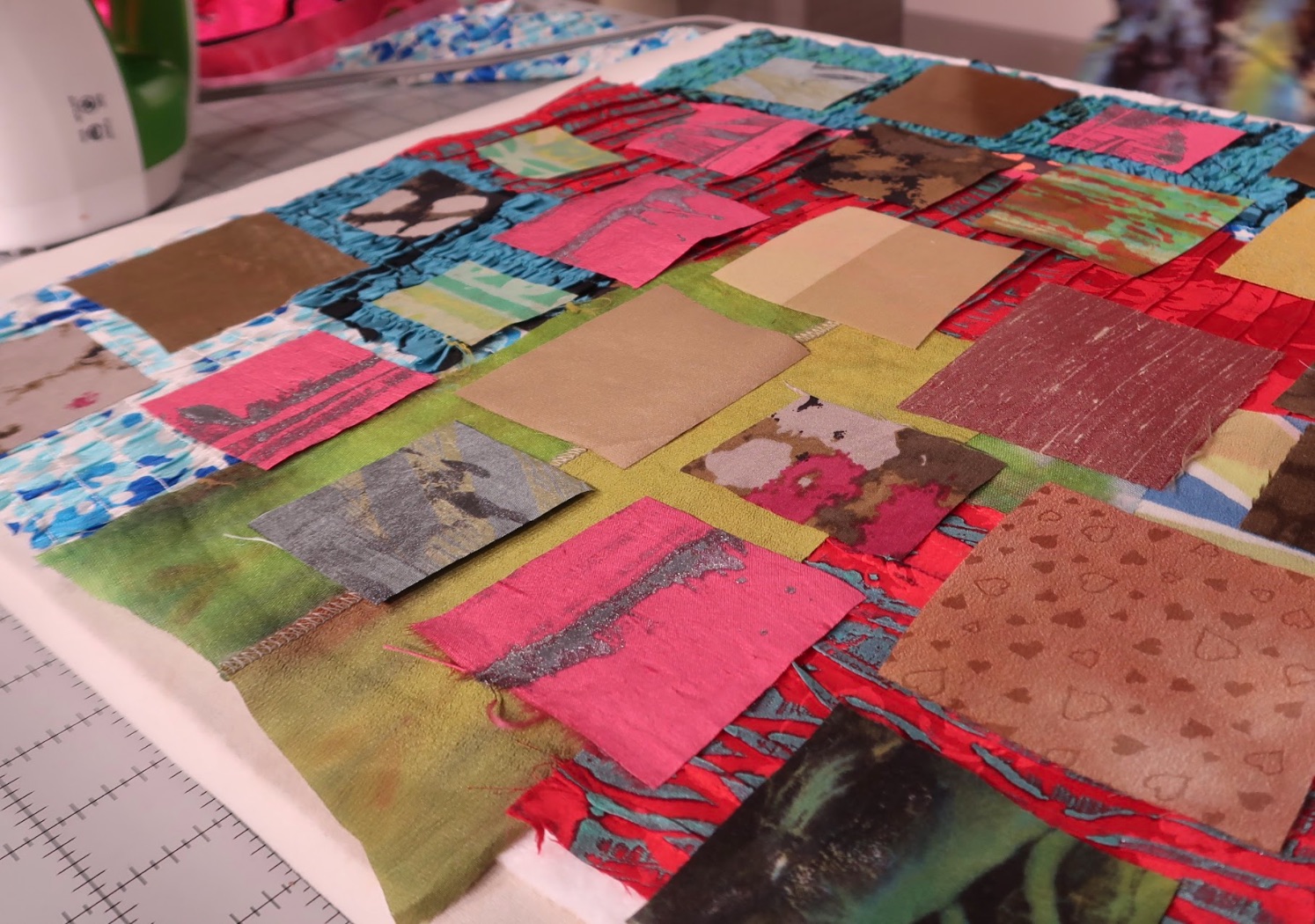Show 2904 Sue Benner Grid Of Scraps