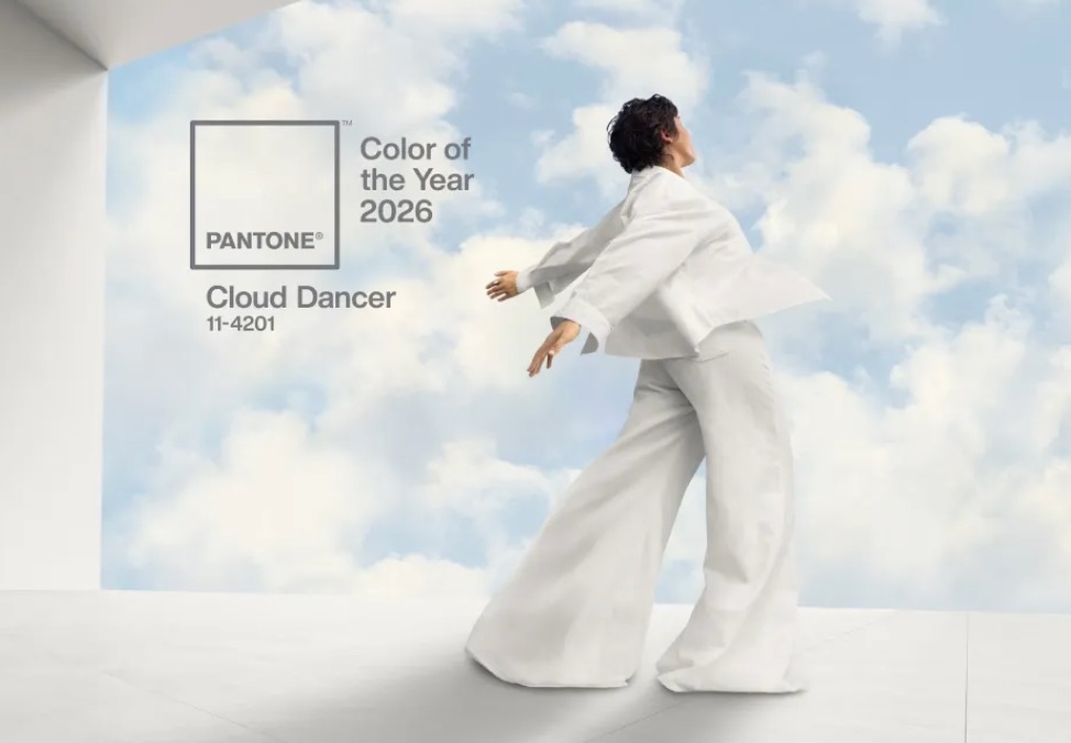 Pantone_Cloud_Dancer.jpg