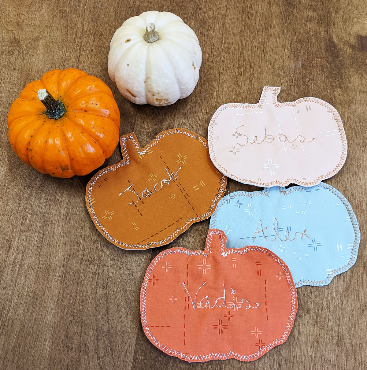 weallsew-thanksgiving-nametags-2.jpg
